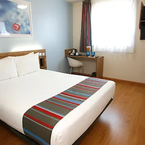 Travelodge Poblenou Otel